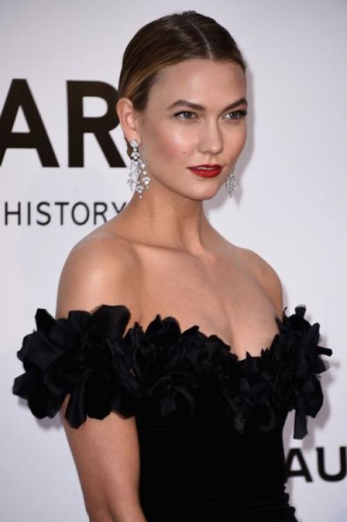 Какой оттенок помады подходит для светлой кожи, а какой для темной. Поцелуй на удачу: как подобрать цвет помады?