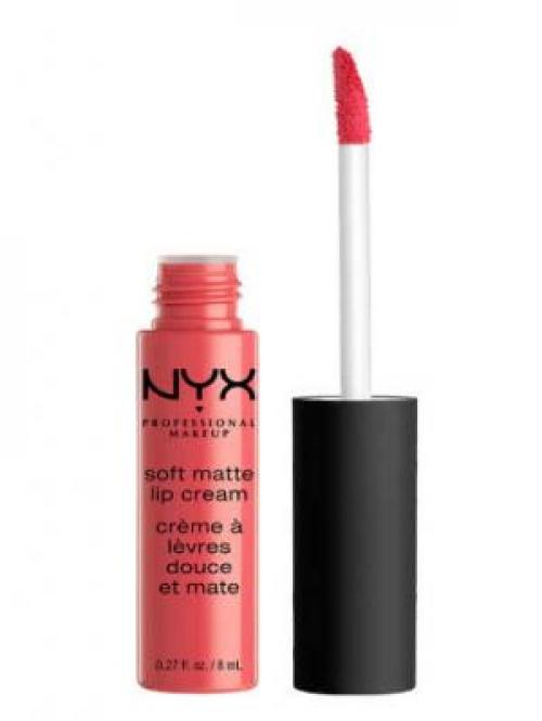 Какая губная помада справляется лучше с жарким климатом: товара или жидкая. Лучшие водостойкие помады для лета