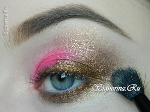 Макияж к розовому платью 2023 год. Разновидности косметики 28 Макияж к розовому платью 2023 год. Разновидности косметики 28