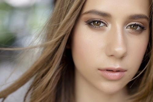 Макияж к розовому платью 2023 год. Разновидности косметики 29 Макияж к розовому платью 2023 год. Разновидности косметики 29