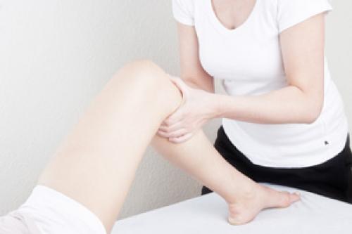 Как снять боль в коленном суставе дома. Что делать, если болят колени?