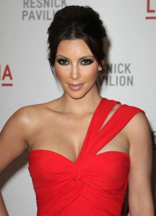 Макияж под розовое платье пошагово. Особенности