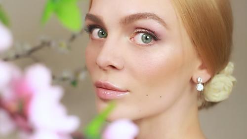 Вечерний макияж к розовому платью. Правила подбора макияжа под розовое платье, советы визажистов