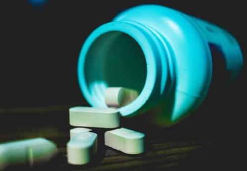 Какие рекомендации по приему витаминов и минералов важны при таком длительном голодании. Нужно ли прерывать прием витаминов