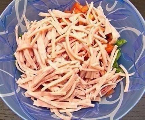 Салат с ветчиной и стручковой фасолью. 04