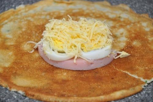 Блинчики с начинкой в панировке. 03