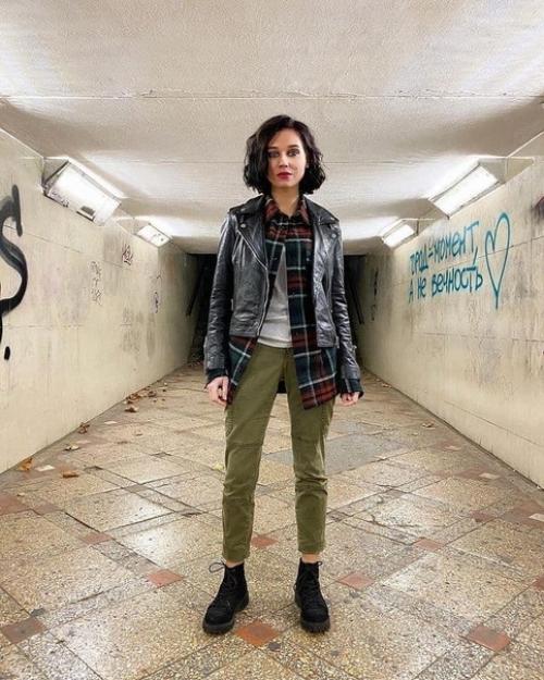 Мне так не привычно смотреть на такую Кристину асмус! 01