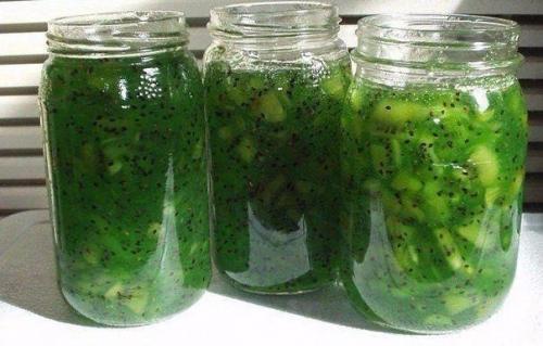 Изумрудное варенье из киви.