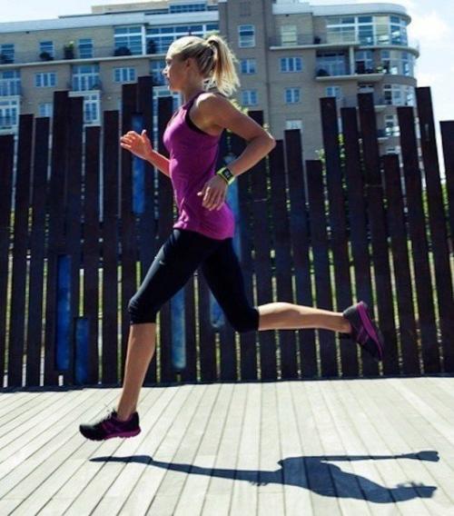 Что лучше сжигает жир: тяжести или бег?