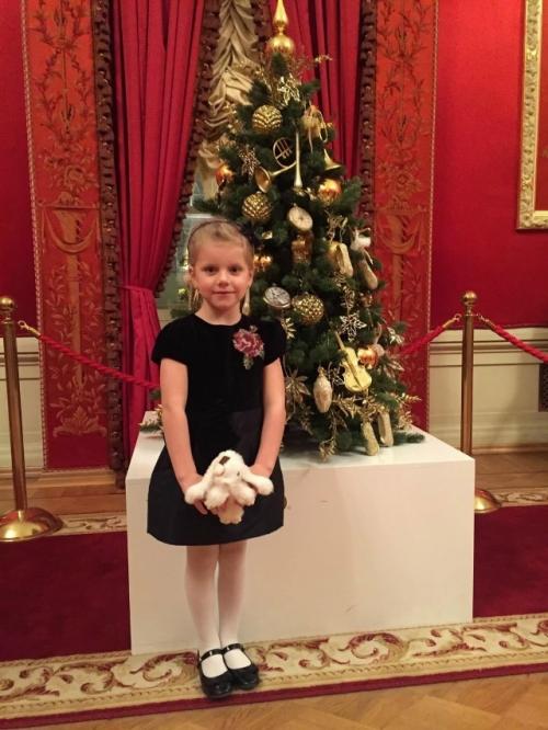 Екатерина волкова появилась на публике вместе с очаровательной дочерью Лизой. 03