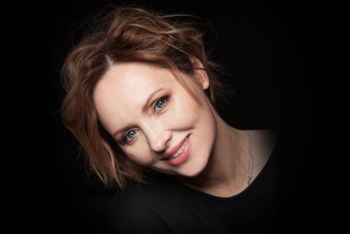 Актриса Елена Ксенофонтова она замечательно выглядит просто! 03