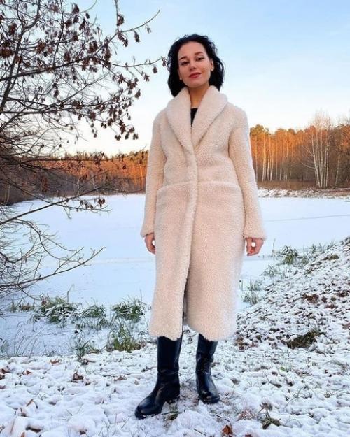 Мне так не привычно смотреть на такую Кристину асмус! 02