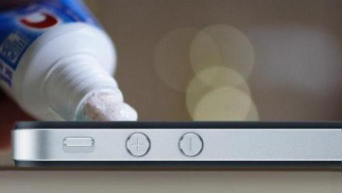 6 способов удалить царапины с экрана. 6 способов удалить царапины с экрана.