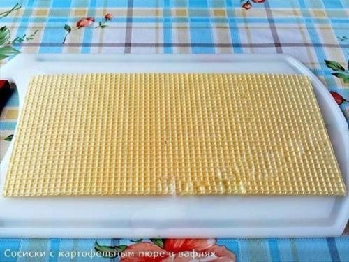 Сосиски с картофельным пюре в вафлях. 01 Сосиски с картофельным пюре в вафлях. 01
