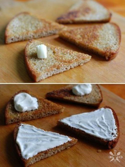 Чесночные гренки со шпротами и яйцом. 02