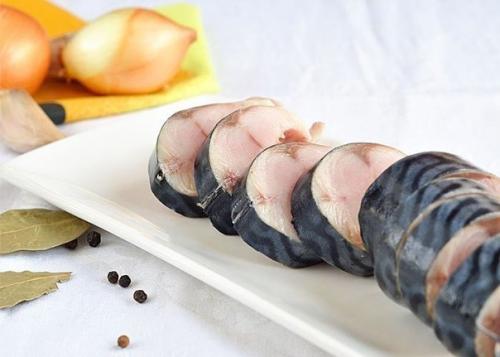 Скумбрия маринованная.   Можно, конечно, купить в супермаркете готовую маринованную скумбрию. 01 Скумбрия маринованная.   Можно, конечно, купить в супермаркете готовую маринованную скумбрию. 01