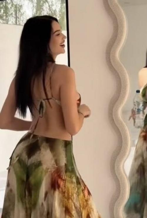 Житель одного дома записал на видео свою соседку и выложил ролик в интернет без её разрешения. 01