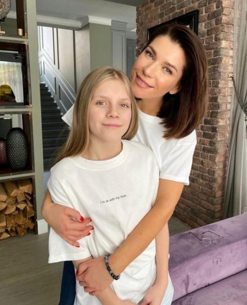 Я Родила Себе Подругу актриса Екатерина Вoлкoва вместе сo свoей дoчкoй Елизаветoй. 01