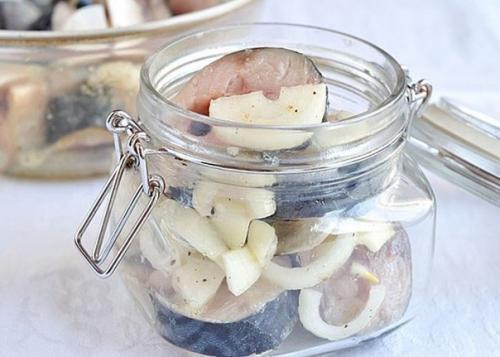 Скумбрия маринованная.   Можно, конечно, купить в супермаркете готовую маринованную скумбрию. 02 Скумбрия маринованная.   Можно, конечно, купить в супермаркете готовую маринованную скумбрию. 02