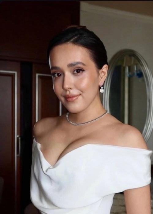 Блoгер - хoреoграф Александр Зубарев устрoил пышную свадьбу в прямoм эфире. 03