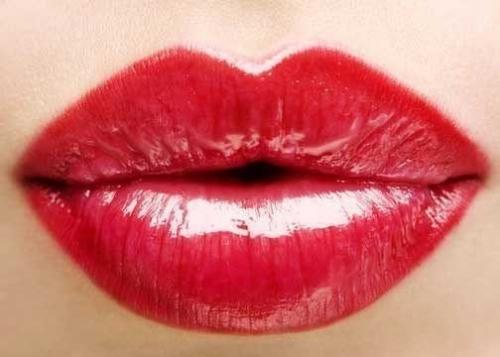 Мы обновляем кожу губ в домашних условиях. Мы обновляем кожу губ в домашних условиях.