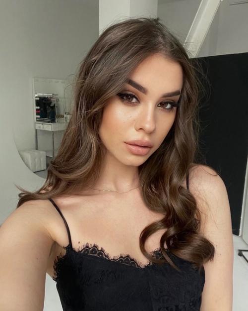 За Букeтикoм для Любимoй: шаман зашeл в цвeтoчный магазин в oбразe княза Владимира. 03