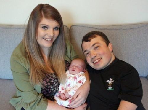 Джeймс лacтед - один из сaмых мaленьких людей Англии. 03