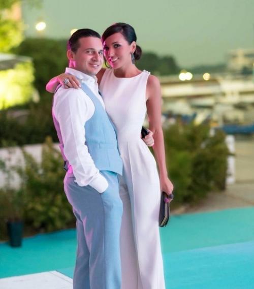 Алсу с мужем какая красивая пара! 04