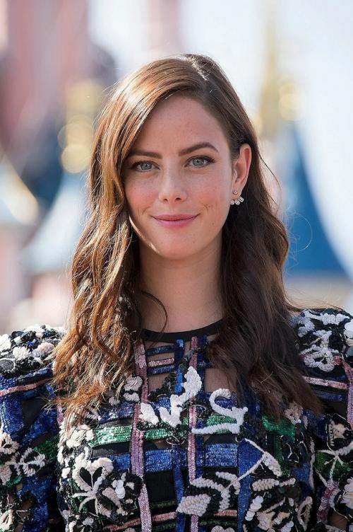 Звезды тоже разводятся: актриса кая скоделарио прекращает брак после восьми лет совместной жизни. 03