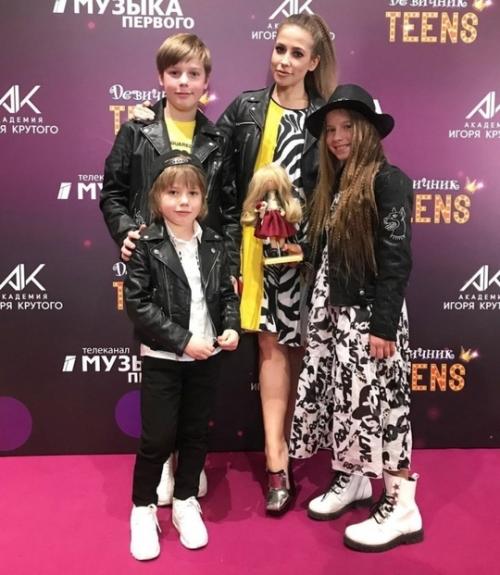 Экс - супруга Аршавина попросила прощения у Барановской, семью которой она разрушила. 02