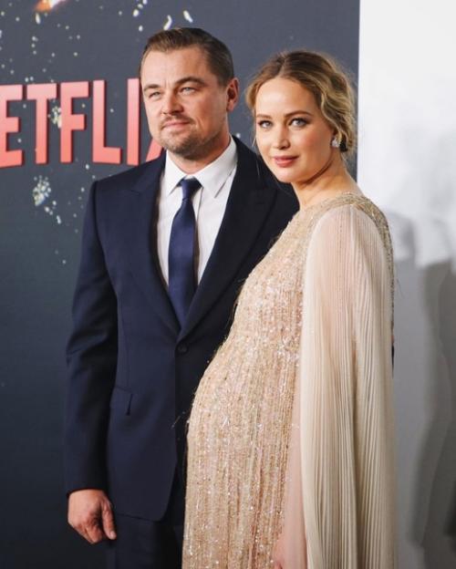 Ожидающая первенца Дженнифер Лоуренс и ди каприо на премьере в Нью-йорке. 01 Ожидающая первенца Дженнифер Лоуренс и ди каприо на премьере в Нью-йорке. 01