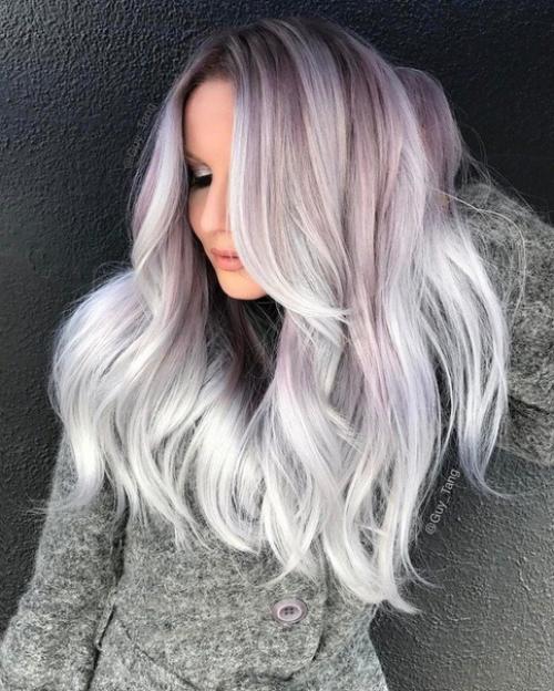 Серебристый цвет - один из универсальных оттенков, который подойдет практически каждой современной даме. 03