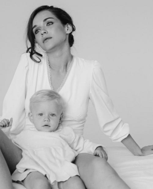 Марину зудина показала внучку, которая очень похожа на Олега Табакова. 02