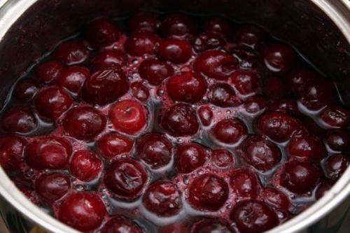 Вишневый пирог из творожного теста. 04