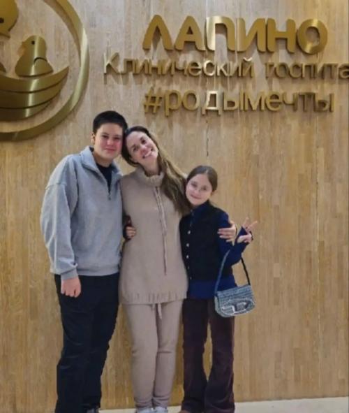 Агата муцениеце поделилась первыми снимками из роддома и рассказала о том, как прошли ее роды. 01