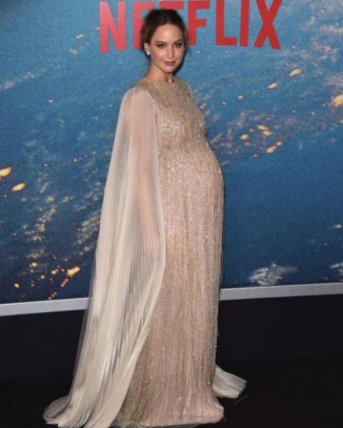 Ожидающая первенца Дженнифер Лоуренс и ди каприо на премьере в Нью-йорке. 05 Ожидающая первенца Дженнифер Лоуренс и ди каприо на премьере в Нью-йорке. 05