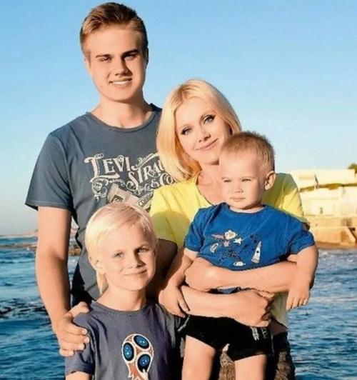 Натали откровенно о последних годах с мужем и борьбе семьи с психическими недугами. 01