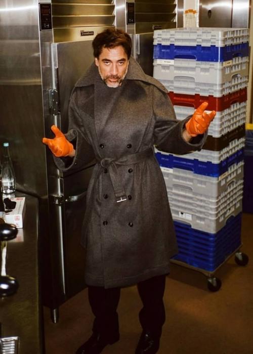 Талантливые испанские мужчины в розовом и в Bottega Veneta. 07