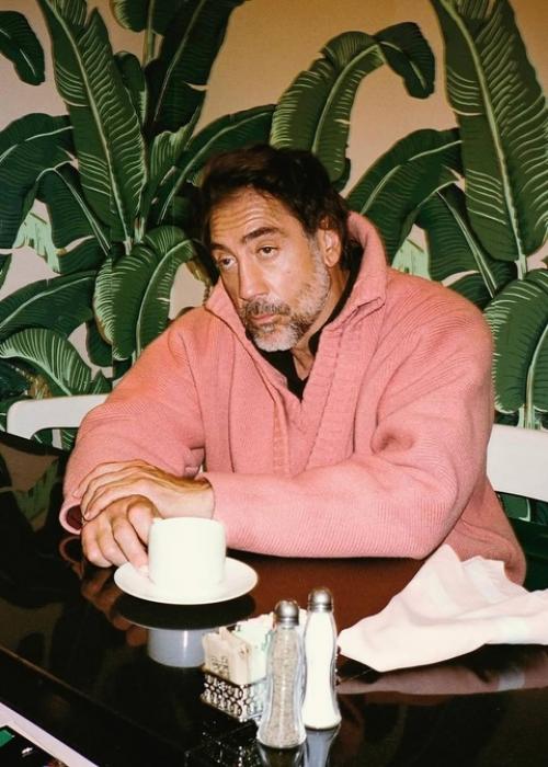 Талантливые испанские мужчины в розовом и в Bottega Veneta. 08