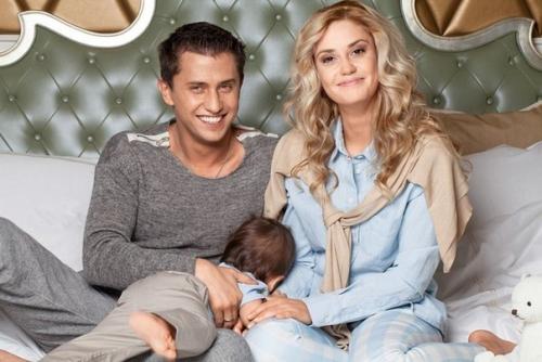 Вы только посмотрите на эту прекрасную семью. 01