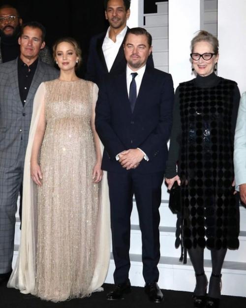 Ожидающая первенца Дженнифер Лоуренс и ди каприо на премьере в Нью-йорке. 07 Ожидающая первенца Дженнифер Лоуренс и ди каприо на премьере в Нью-йорке. 07