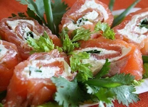 Закусочные рулеты из красной рыбы (6 рецептов: Закусочные рулеты из красной рыбы (6 рецептов: