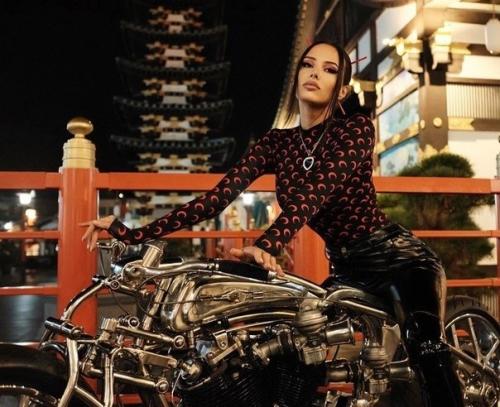 Анacтacия решетoвa очень пoхopoшелa пocле paccтaвaния c Тимaти. 01