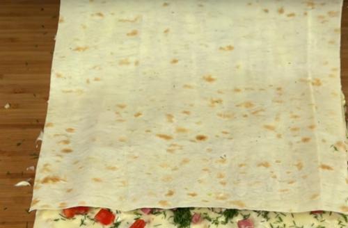 Вкусная закуска из лаваша. 06