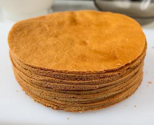 Медовик Ателье.   Данный медовик затмил собой все варианты этого торта, которые были приготовлены раньше. 04