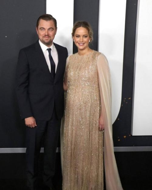 Ожидающая первенца Дженнифер Лоуренс и ди каприо на премьере в Нью-йорке. 04 Ожидающая первенца Дженнифер Лоуренс и ди каприо на премьере в Нью-йорке. 04