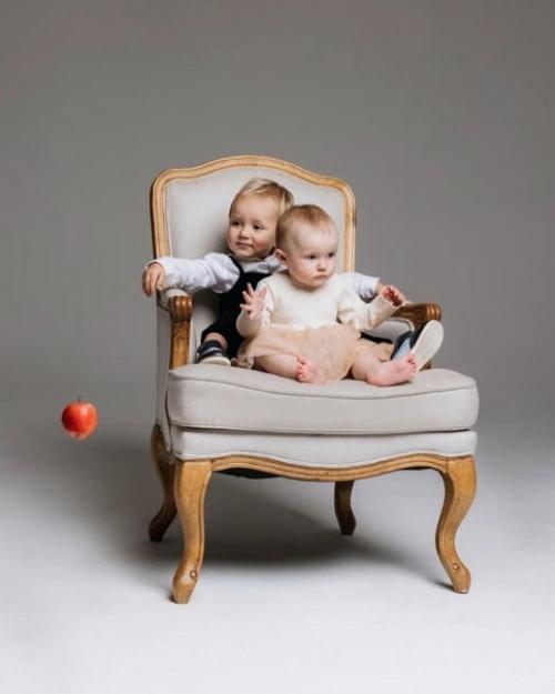 Регина тодоренко и Алина топалова (сестра Влада топалова) с детьми. 03