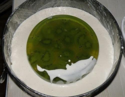 Желейный тортик из киви и сметаны без выпечки. 06 Желейный тортик из киви и сметаны без выпечки. 06