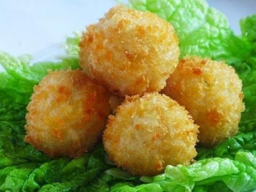 Рисовые шарики с сыром. Рисовые шарики с сыром.