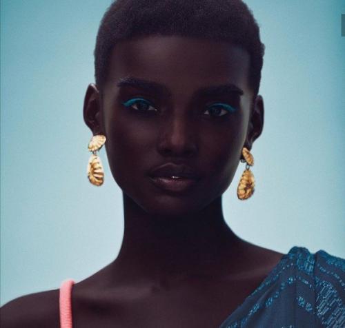 Эта всеми любимая и популярная Модель из Африки оказалась не настоящей девушкой, а созданной с помощью 3D-графики моделью. 02